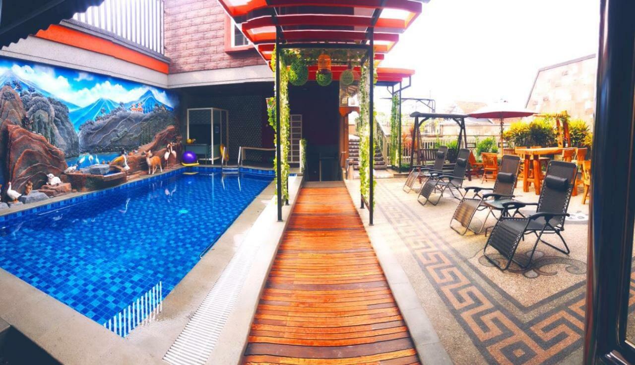 Hidden Paradiso & Cafe 2*